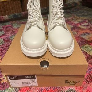 White 1460 Dr.Martens